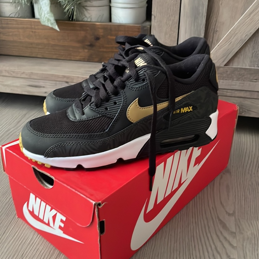 Nike Air Max 90 Y5.5 & Womens size 7